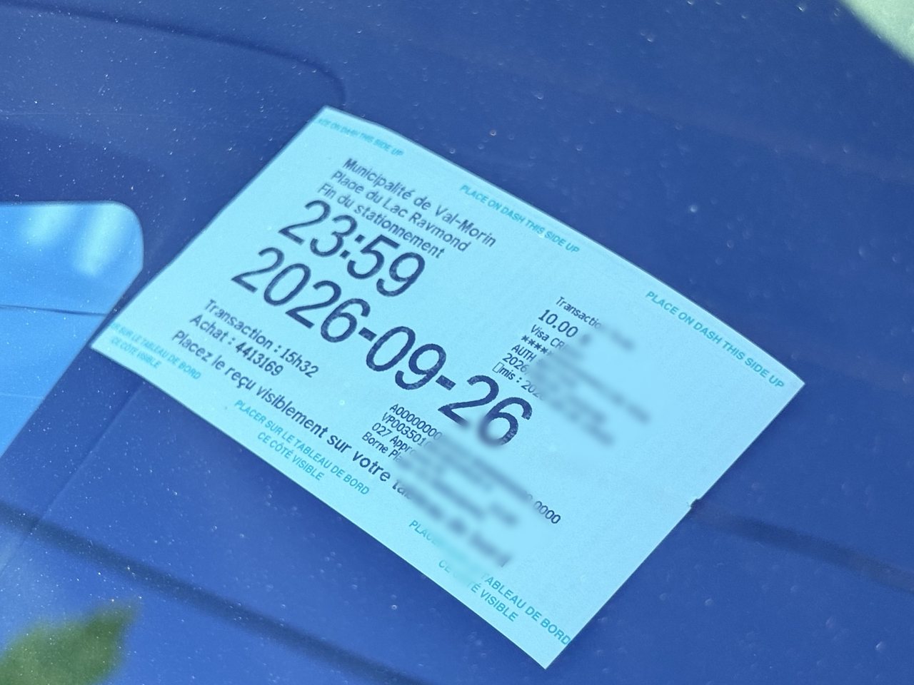 9월 26일 주차 영수증. 역시 10 CAD, 23:59까지. 대시보드 위에 올려 두었다
