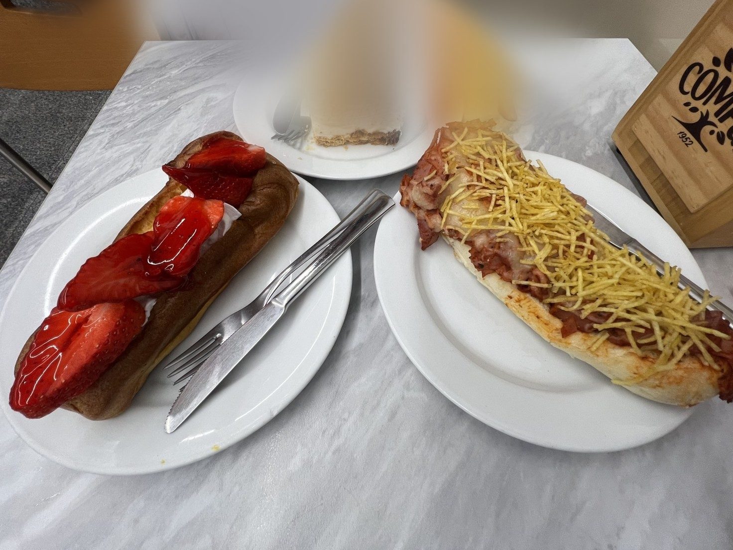 Petit-déjeuner à la boulangerie du quartier
