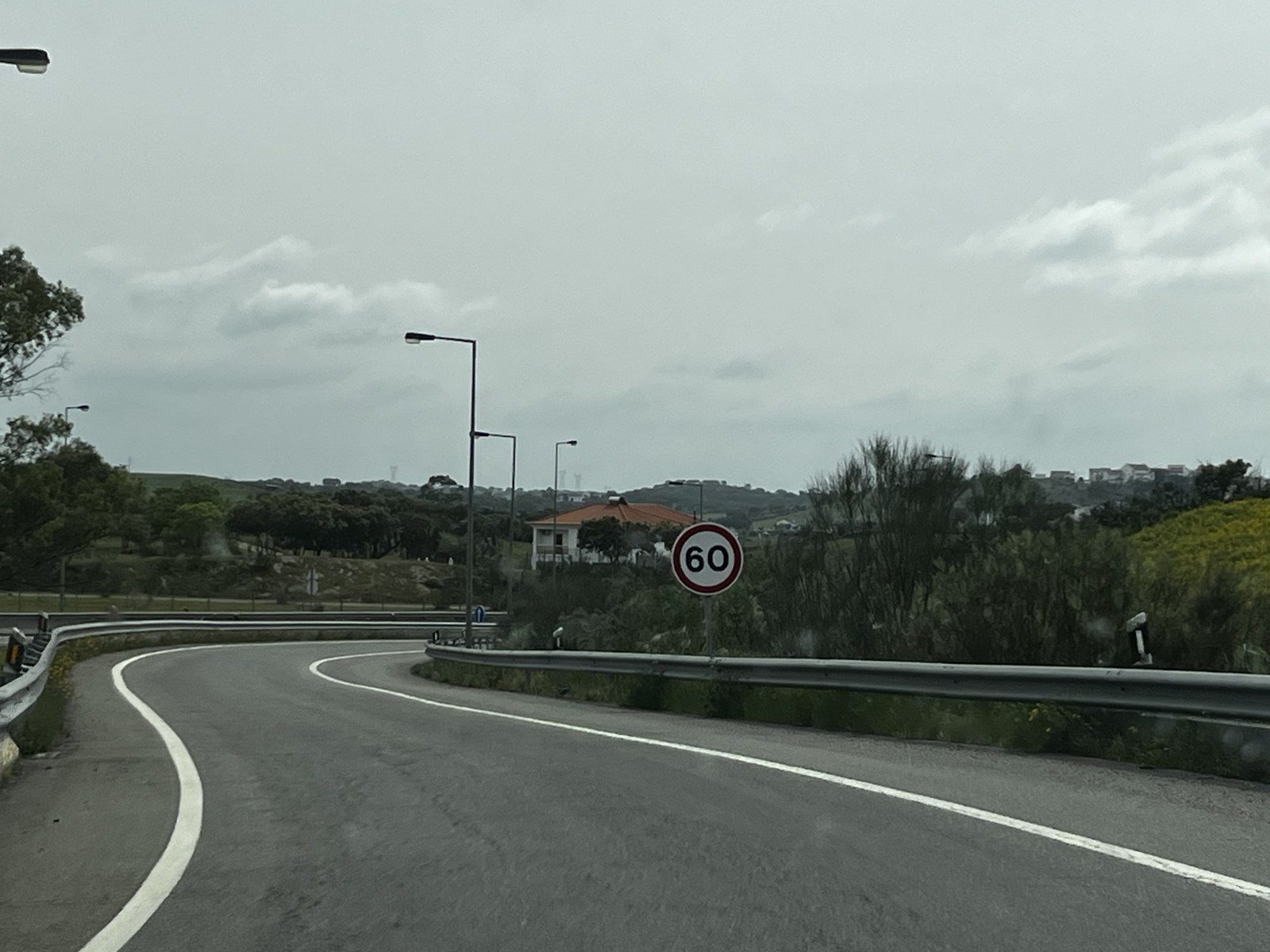 Route de campagne vers Ourique
