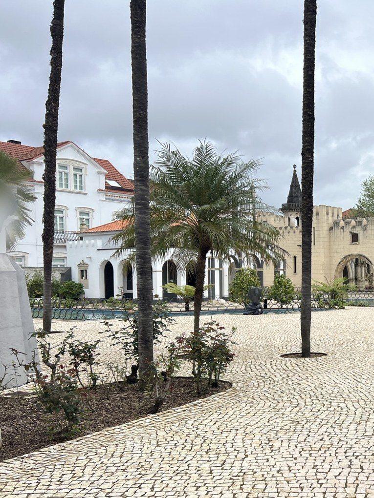 Maisons et château à hauteur d’enfant