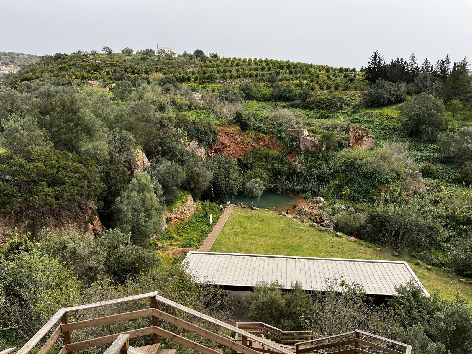 Le paysage en descendant vers la cascade d’Alte